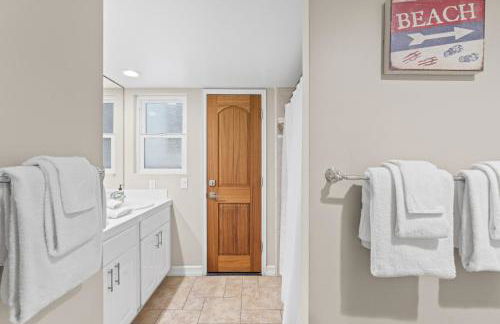 Hawaiian Style Beachfront on Beach Road - Foto 35