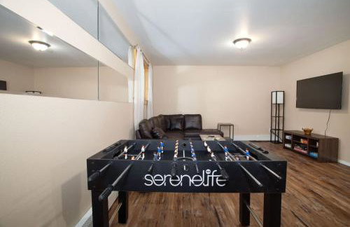 Fly Away Home with Aurora Views - Foto 27