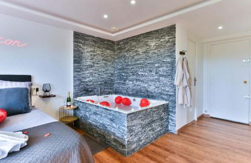 LE COCON- Jacuzzi & Sauna privés By SweetDreams - Foto 8