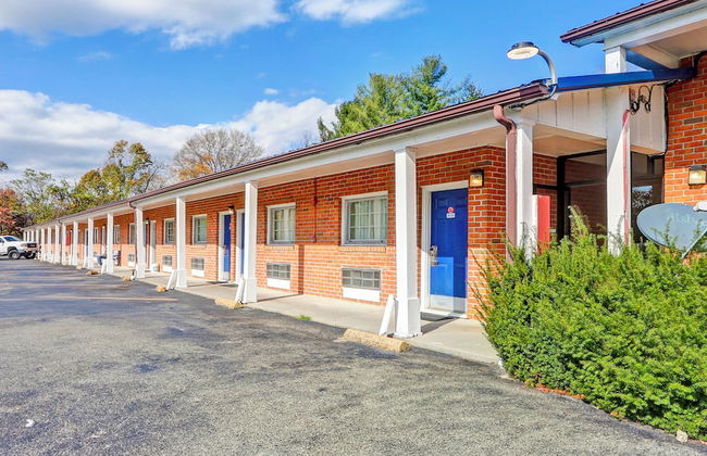 Hotel O Relax Inn Lewisburg near I-64 - Photo 27