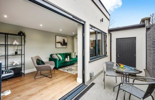 Charming Wimbledon 3-Bed Apt with Outdoor Area - Foto 13