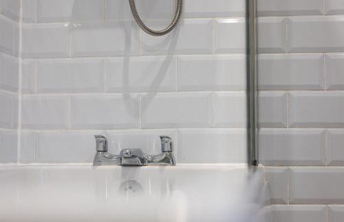 'Weston House' Newly Renovated Family and Workspace Business Cosy Home in Runcorn, Cheshire ENTIRE HOUSE - Foto 16