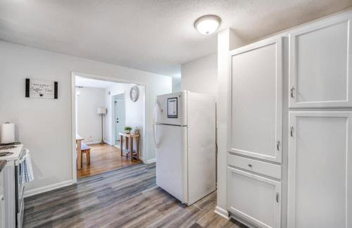 Fenced Yard Centrally Located-Parkway Village Pad - Foto 16