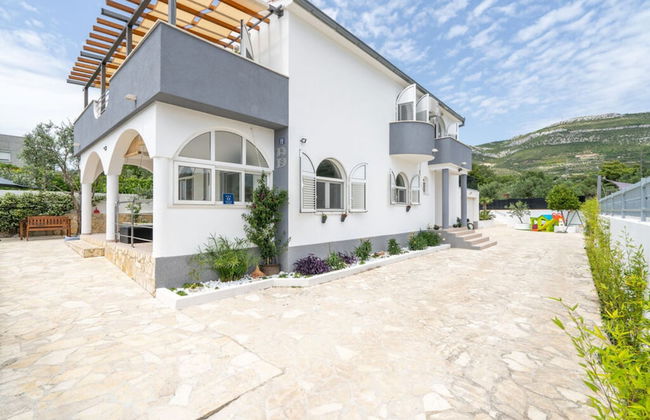 Remarkable 4-bed House in Kaštel Novi - Foto 1