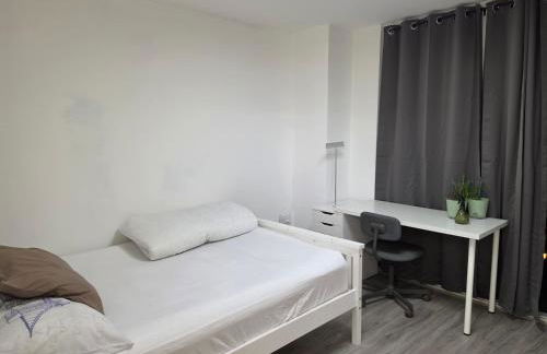 Luxury 2 Bedroom City Centre Apartment Sleeps Up to 6 HS2 Deals available - Foto 3
