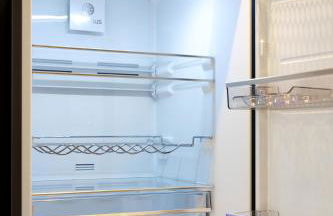 Amazing 3 bedroom, 2 bathroom, ground floor flat with garden, near train Station and bus stop - Foto 8