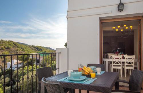 Quiet house in village center with mountains views - Photo 15