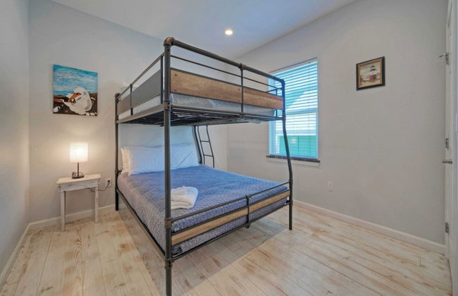 Sleeps 28 2 Homes w/ Boat Dock & Waterfront Pool Laguna Village Haven - Foto 77