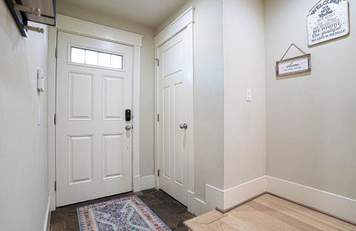 Exquisite Central Townhome with Spacious Loft and Gourmet Kitchen - Foto 24