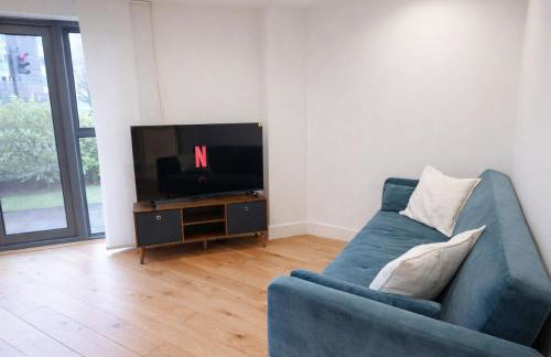 Stylish Garden Flat with Parking 20min to Central London - Foto 4