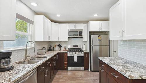 Peaceful and Relaxing Getaway w Beautiful Pool - Foto 5