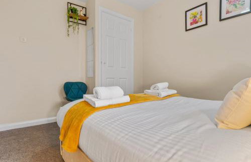 KingstonUponThames Contractor Sleeps8 Parking - Photo 15