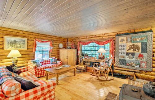 Private Wooded Cabin 7 Mi to Mount Snow! - Foto 3