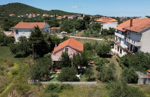 Whole estate just for you, 20m from sandy beach - Photo 6