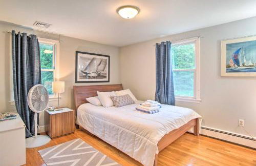 Deck and Grill, Walk to Beaches! Falmouth Retreat - Foto 65