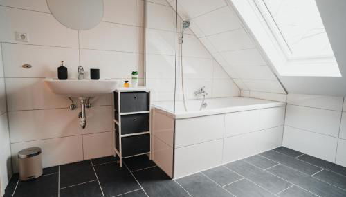 Working Apartment - 8 single beds - 5 Schlafzimmer - Foto 3