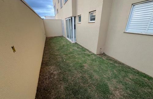Apartamento com jardim e ar condicionado na sala e quartos na Av Blumenau - Foto 8