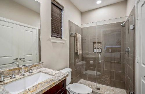 Posh Dtwn/Midtown Home w Stunning Roof-Top Terrace - Foto 28