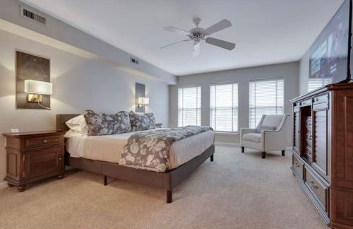 Large Townhouse, Walk to All! King Beds-Highlands - Foto 22