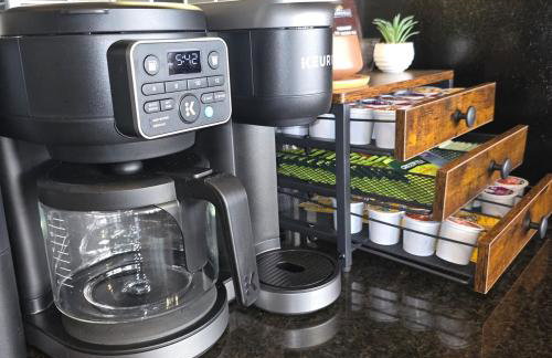 Luxury 1BR Resort Stay with WiFi, Pool, and Desk near Med Center and NRG - Foto 40