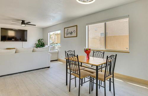 Near Shopping and Golf Family Retreat in Las Vegas! - Photo 7