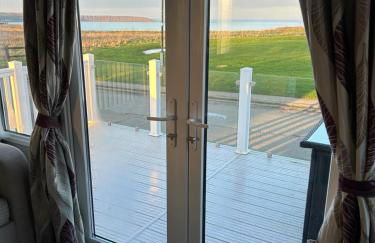 3 BEDROOMED CARAVAN WITH AMAZING SEA VIEWS! - Foto 2