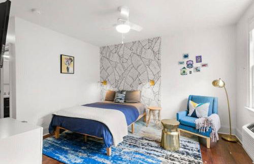 Garden District Studio Apartment - Gated Parking - Foto 1