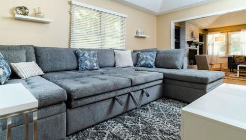 Ultimate Getaway with Pool and Games - Foto 3