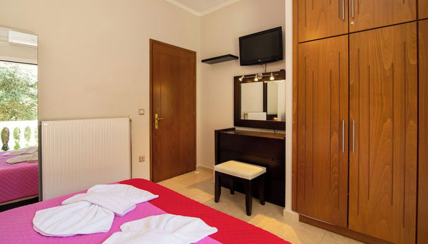 The Olive Grove Cottage by Konnect, 2.5 km from Ipsos - Foto 3, Habitación