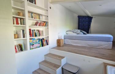 Massilia Shelter - Photo 9