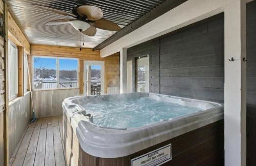 Lakefront Home w/ Private Dock, Slip, Kayaks & Paddleboards at the 7mm - Foto 63