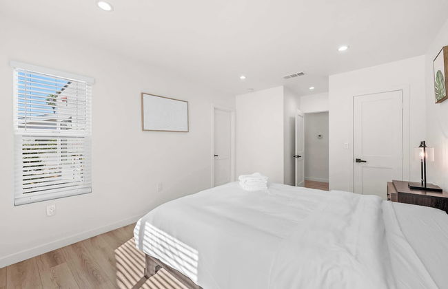 Not Affected by the Fire/spacious Modern Retreat w Luxury Amenities & Style - Foto 12