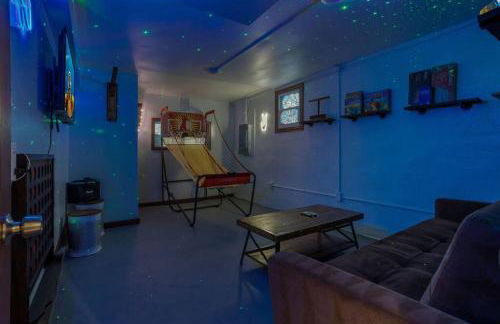 Renovated 6BR 2BA AC home and Game Room - Foto 13