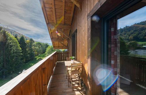 Chalet paisible 3 étoiles Sauna, Cheminée, Terrasse Sud, Vue montagne, Bois & Pierre authentique et confort moderne - Photo 5