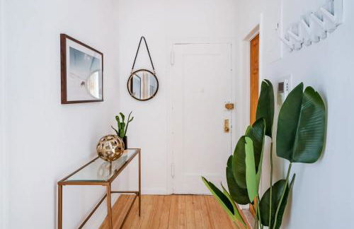 102-1A Best Value 2BR Apt Near Central Park - Foto 18