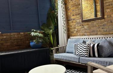 Bay escape beach apartment steps from the sea - Foto 28