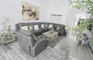 Pool house Best location in Wesley Chapel - Photo 60