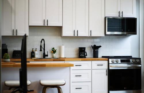 The Modern Boho Brick Loft - Foto 28