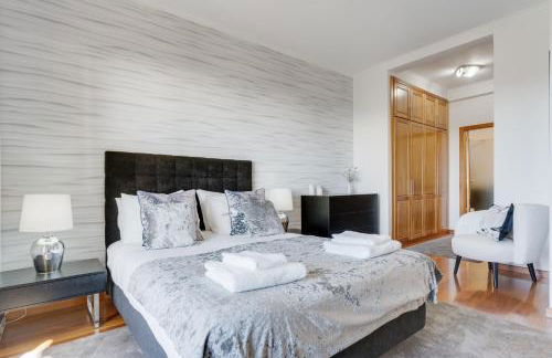 3B Villa Heated Pool Barbecue Games Room - Foto 13