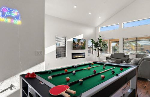 Serenity Splash Upscale Stay Pool Game Lounge - Foto 47