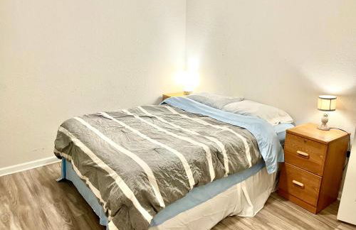 3 Bed Home 5 Mins to JAX Airport & Zoo - Foto 7