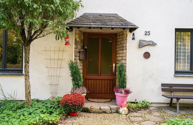 Large, Detached Holiday Home in Willingen With Garden - Photo 3