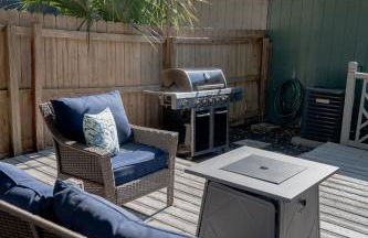 Peaceful, modern, renovated, close to everything! - Foto 32