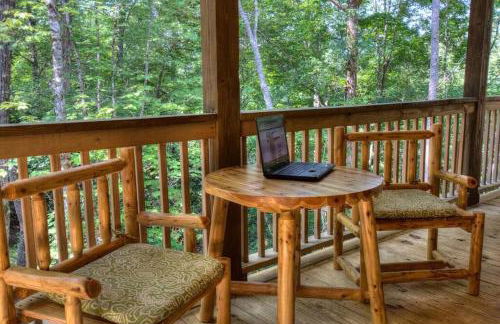 Honeymoon Getaway in woods near NOC and Smoky Mtn RR - Foto 16