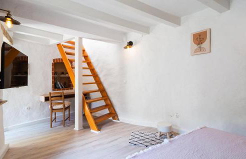 2 Bedroom Beautiful Home In Pitve - Photo 17