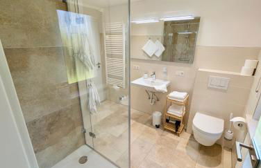 Gästehaus Philipp im Herzen des Fichtelgebirges - 5 Ferienwohnungen, großes Grundstück, Wald und Wiese, Wohnung mit privater Sauna, kostenfreie Parkplätze, WLAN - Foto 13