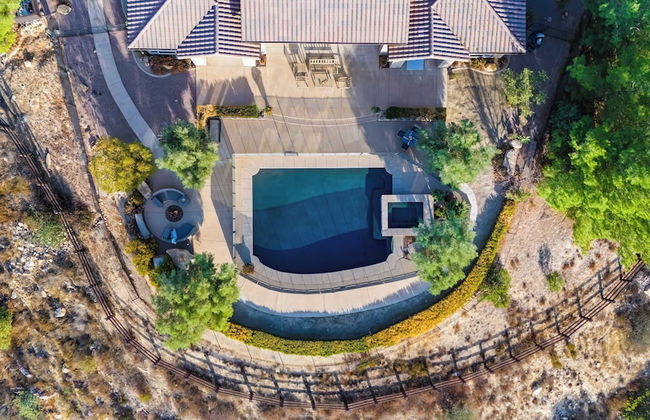 Hilltop Estate w/ Pool, Hot Tub, Fire Pit, Views Cleveland Vista by Avantstay - Foto 4