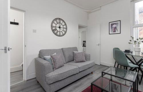 Saxony House - Air Host & Stay - Free Parking - Foto 39