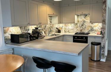 Stunning 2 bedroom apartment - Foto 32