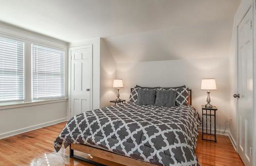 4 Bedroom Plaza Charmer Pet Friendly - Photo 29